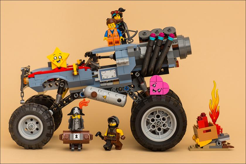 ФОТООБЗОР THE LEGO MOVIE 2 – 70829 – EMMET AND LUCY'S ESCAPE BUGGY